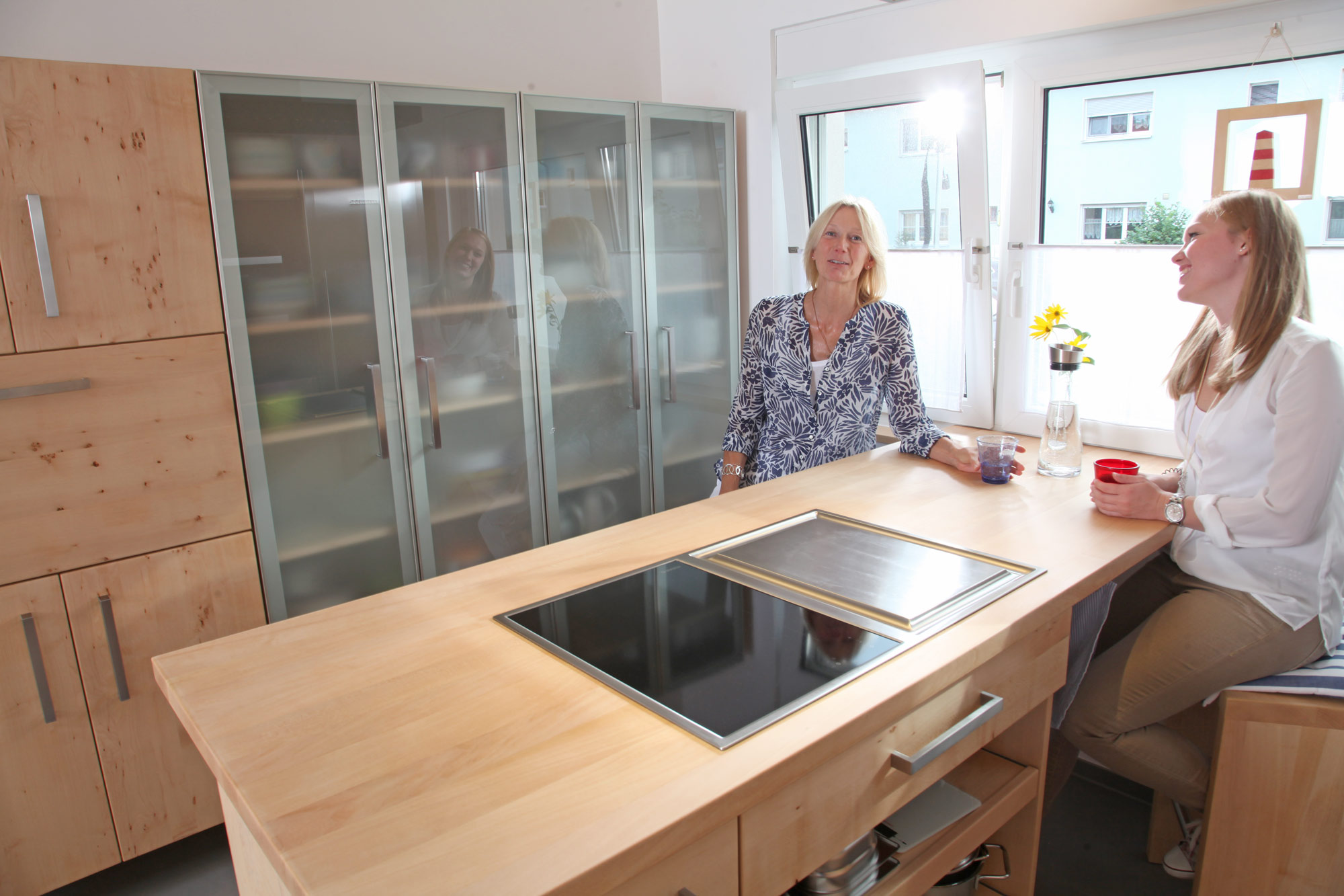 Küche aus dem Massivholz einheimischen Ahorns: Die Möbelmacher