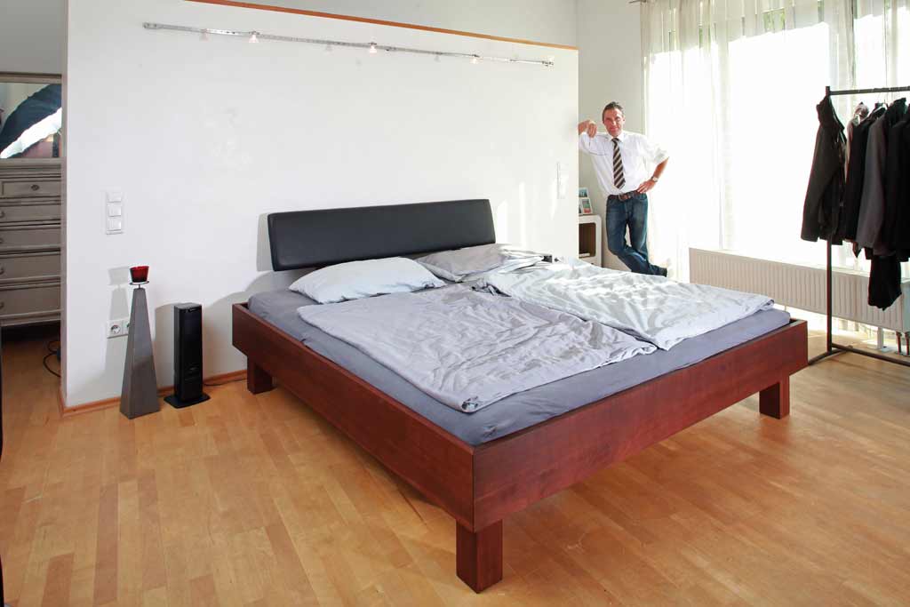 Schlafzimmer aus Massivholz von den Möbelmachern aus Franken 2012 bis