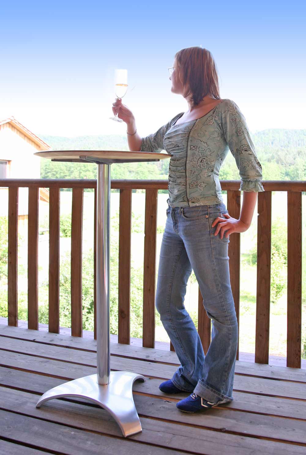 Stehtisch aus dem Massivholz aus Franken: Die Möbelmacher