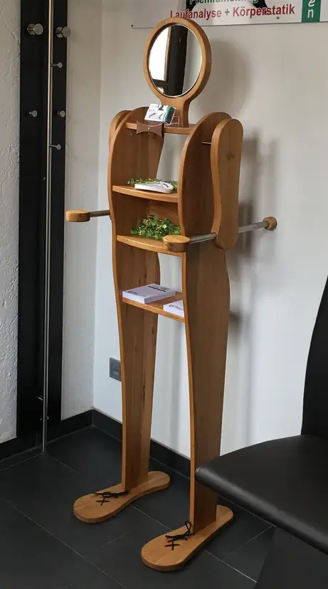 Stummer Herrendiener in Rüster Stummer Herrendiener in Rüster