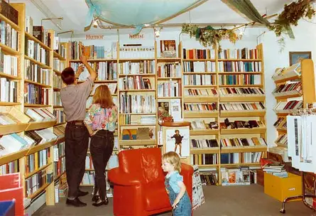 vorderer Teil des Ladens aus Ahorn