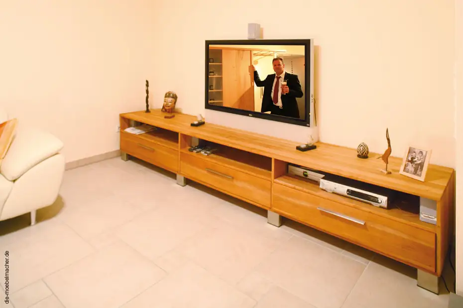 Low- und Langboard für den Fernseher Low- und Langboard für den Fernseher