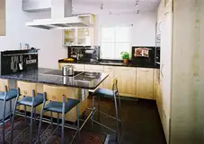 Tresenhocker mit gepulvertem Stahlgestell