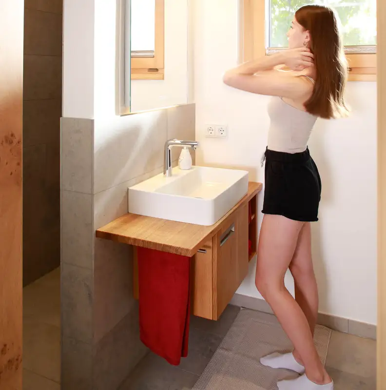 Gästebad und WC im komplett von uns eingerichteten Blockhaus