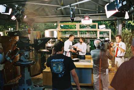 Kochshow für das Bayerische Fernsehen mit Zweisternekoch Andreé Köthe in unserer Massivholzküche 