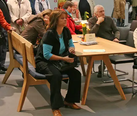 Massivholztisch mit Bank aus heimischer Buche