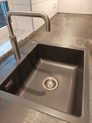 Keramikspüle von Systemceram, Mischbatterie mit Qooker für kochendes Wasser Keramikspüle von Systemceram, Mischbatterie mit Qooker für kochendes Wasser