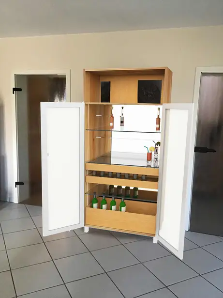 BArschrank aus Massivholz Barschrank aus Massivholz