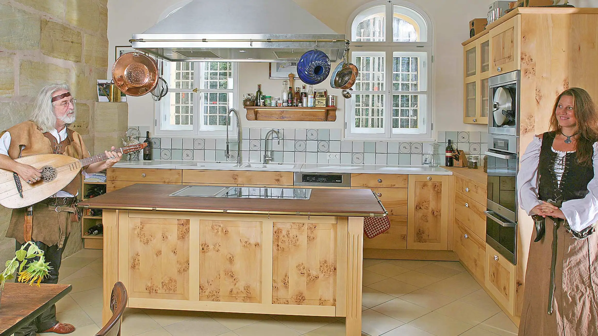 Naturholzküche aus Buchenmassivholz für Schloss Weiherhaus Naturholzküche aus Buchenmassivholz für Schloss Weiherhaus