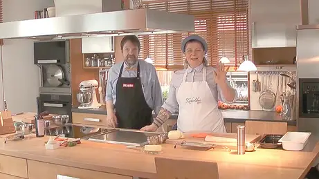 Dank vieler Kochsendungen können Sie unsere Küchen auch zuhause erleben Kochshows in den Massivholzküchen der Möbelmacher