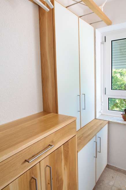 Raffinierte Garderobe aus massiver Eiche 