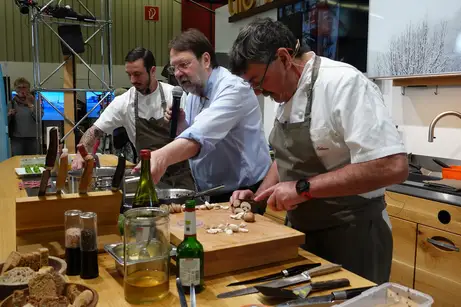 Spitzenköche mit NEsmukmessern Spitzenköche mit NEsmukmessern