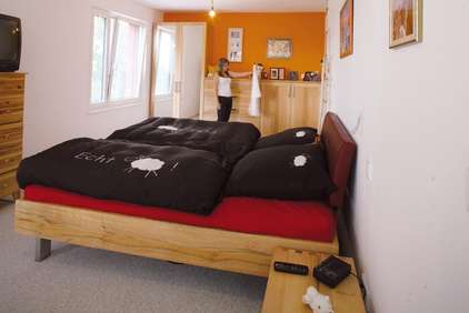 Schlafzimmer aus Buche, Eiche, Nussbaum oder Glas von den Möbelmachern