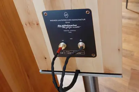 Lautsprecher in Massivholz aus Elsbeere Lautsprecher in Massivholz aus Elsbeere