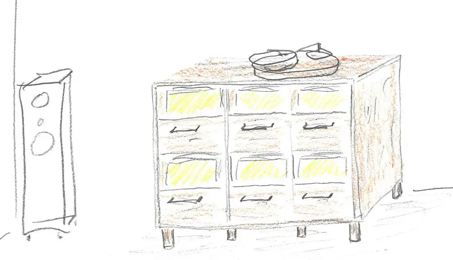 Schallplattenschrank in Buche Schallplattenschrank in Buche