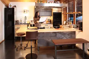 Massivholzküche aus Esche Massivholzküche aus Esche