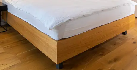 Bett aus Massivholz in Eiche Bett aus Massivholz in Eiche