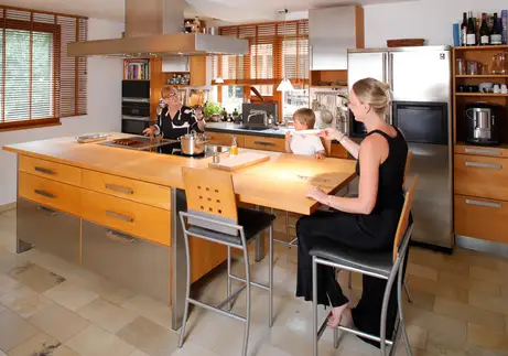 Freistehende Kochinsel im regionalen Musterhaus 