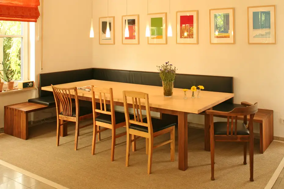 Nussbaum-Leder-eckbank, Tisch Nussbaum Ahornkombination