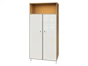 Massivholzschrank für die Bar Massivholzschrank für die Bar