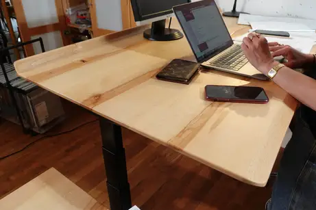 Angenehme Ergokante am Schreibtisch Angenehme Ergokante am Schreibtisch