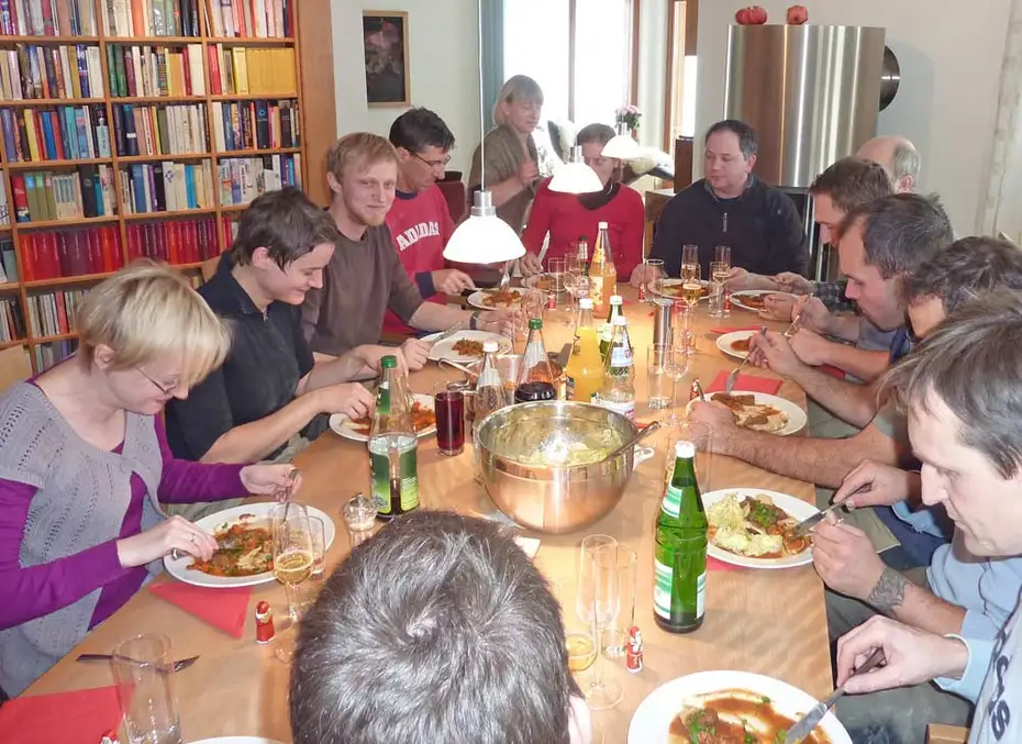 Massivholztisch Buche im regionalen Musterhaus