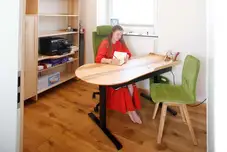 Kleines Büro in Esche mit grünem Leder Mini-Büro in Esche mit grünem Leder