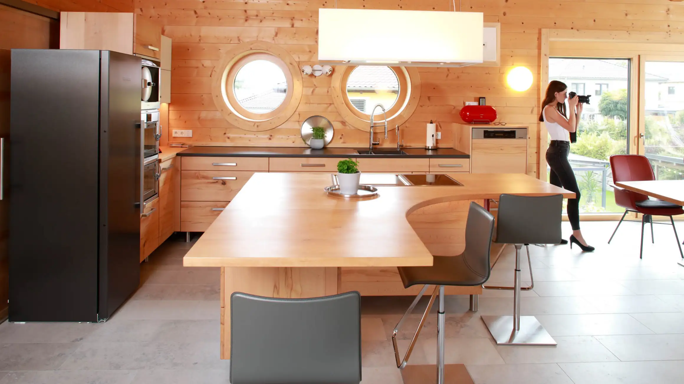 Kompletteinrichtung im Blockhaus in Neustadt/Aisch