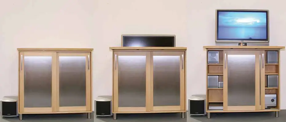 Massivholzschrank mit TV-Lift Massivholzschrank mit TV-Lift
