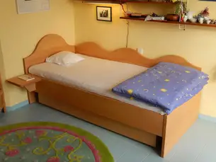 Bett aus Massivholz Bett aus Massivholz