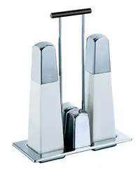 Die Menage für Salz und Pfeffer, Essig und Öl