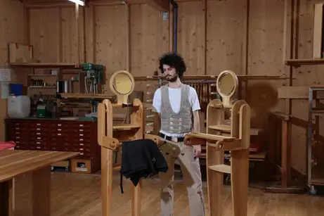 Stummer Diener mit Samuel Stummer Diener mit Samuel