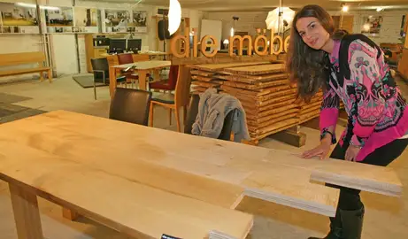 Halbfertiger Massivholztisch