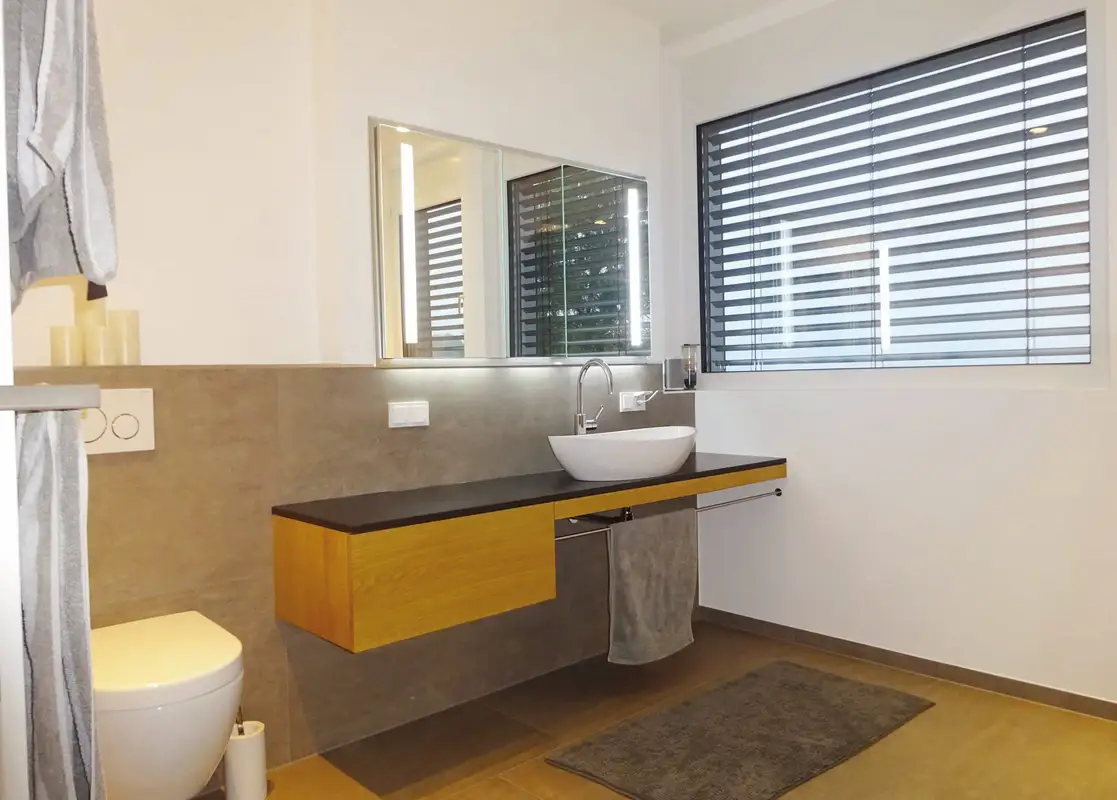 Badezimmer aus Massivholz in fränkischer Eiche 