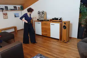 Hifi-Sideboard für unsere Kirschbaum-Anlage Hifi-Sideboard für unsere Kirschbaum-Anlage