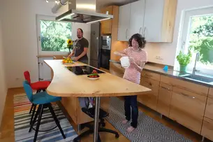 Elegante Buchen-Kochinsel in München 