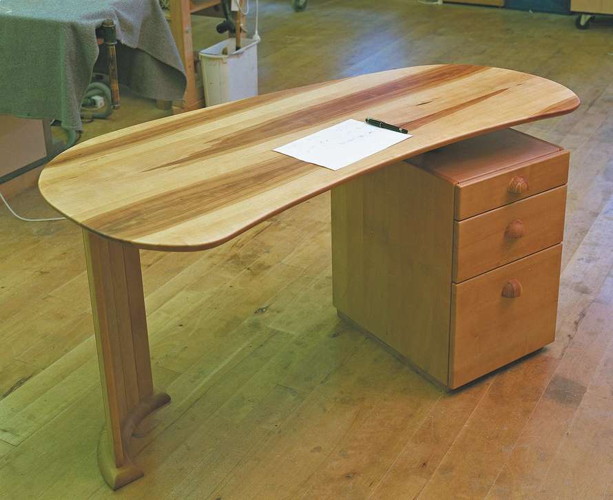 Schreibtisch aus Birnbaum-Massivholz