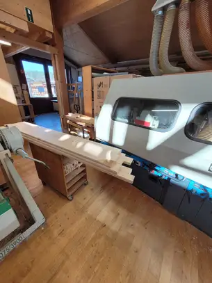 Rohfasssung des höhenverstellbaren Tisches aus Buche Rohfasssung des höhenverstellbaren Tisches aus Buche