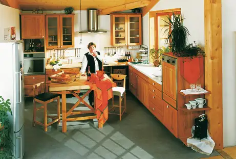 Landhausküche in fränkischem Kirschbaum Landhausküche in fränkischem Kirschbaum