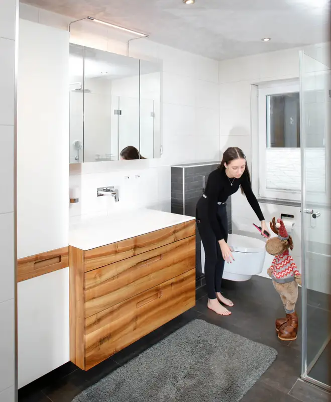 MAssivholzbad in Nussbaum 