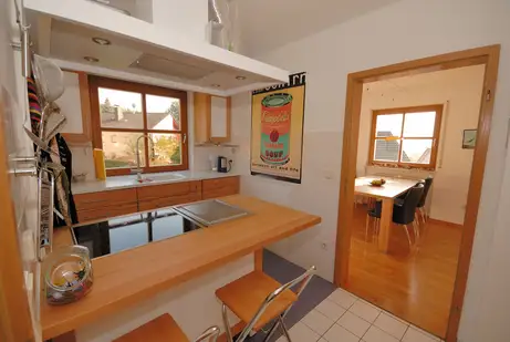 Kochinsel aus Massivholz mit 145 cm Breite 