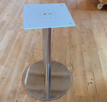 Tischgestell in verchromt übrig 