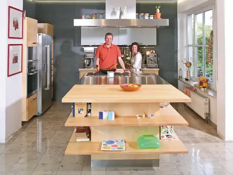 Kochblock mit Edelstahl- und Holzarbeitsplatte 