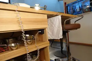 Steckdose für Pürierstab oder Toaster im Topf-Tablarauszug Steckdose für Pürierstab oder Toaster im Topf-Tablarauszug