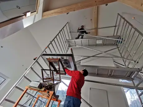 Freihängende Umlufthaube auf 6 Meter Höhe 