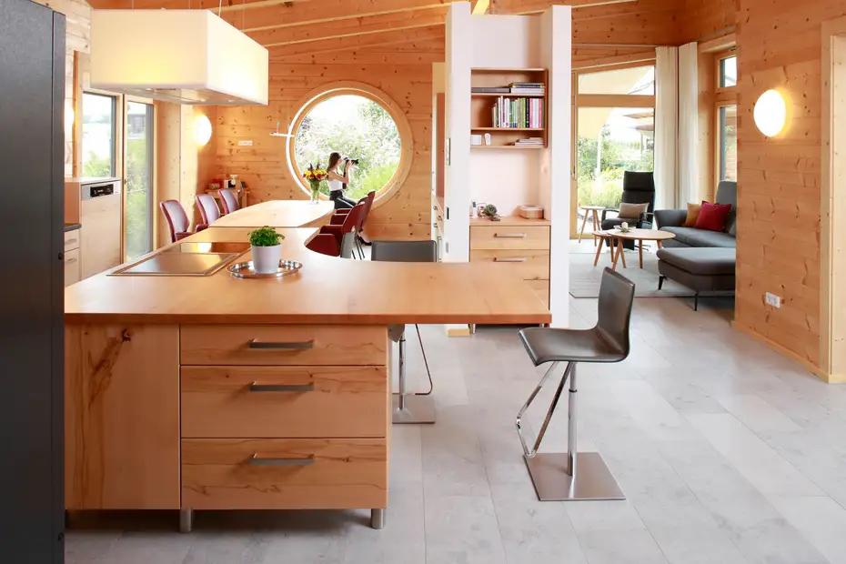 Massivholzküche im Blockhaus Massivholzküche im Blockhaus