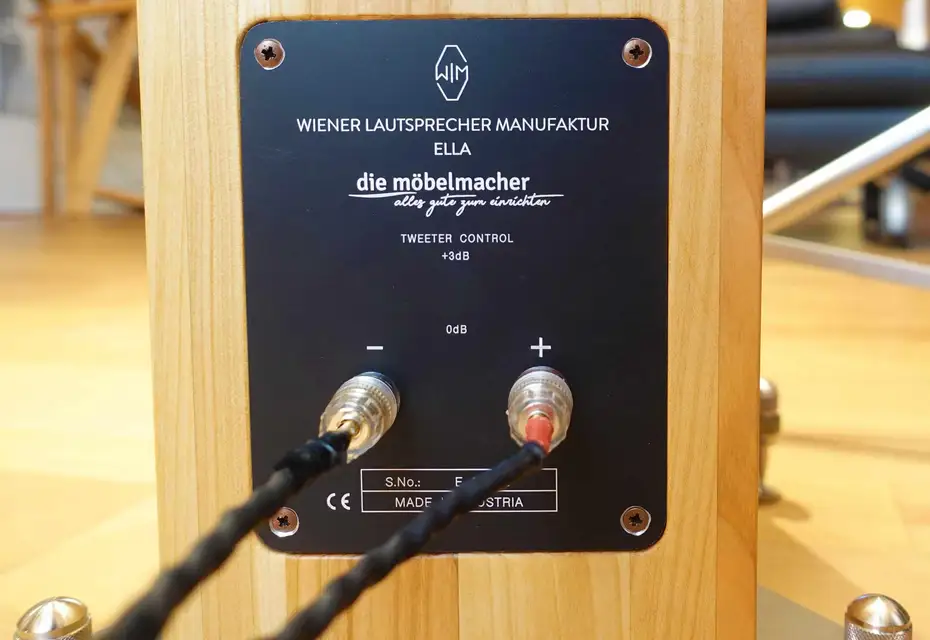 Massivholzboxen aus Kirschbaum Massivholzboxen aus Kirschbaum