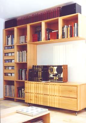 Hifi-Rollcontainer mit Platten und CD-Regal