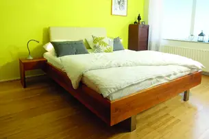 Nussbaumbett in den Nieoderlanden Nussbaumbett in den Nieoderlanden