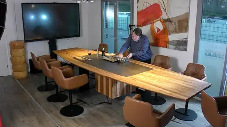 Höhenverstellbarer Konferenztisch aus Massivholz 4 Höhenverstellbarer Konferenztisch aus Massivholz 4